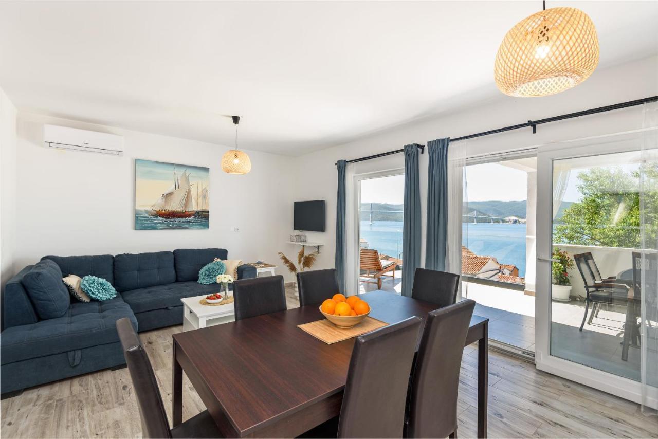 Apartments Morska Vila 3 Komarna Kültér fotó