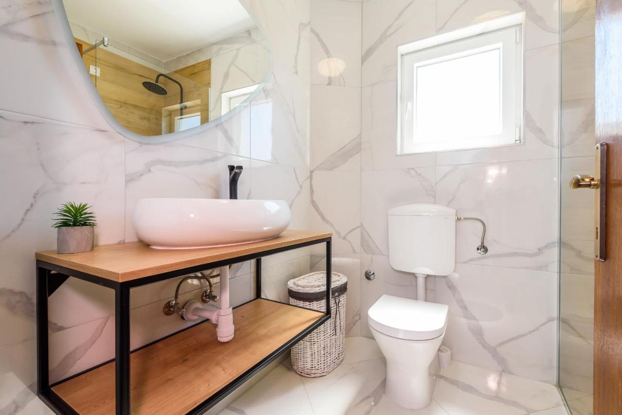 Apartments Morska Vila 3 Komarna Kültér fotó